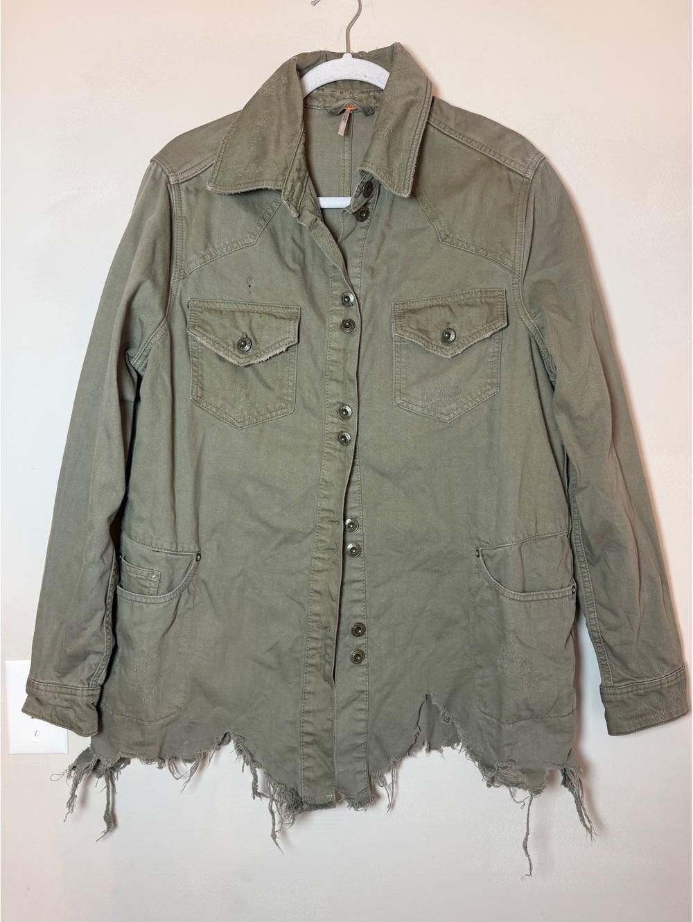Free People Moonchild Oversized Distressed Shirt Jacket in Olive Green. Small